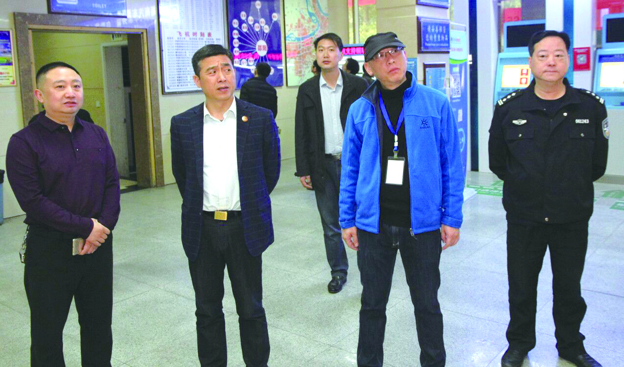 3月16日上午，以省委保衛(wèi)處處長(zhǎng)尹年春為組長(zhǎng)的反恐安全檢查組到市汽車北站開(kāi)展反恐安全檢查