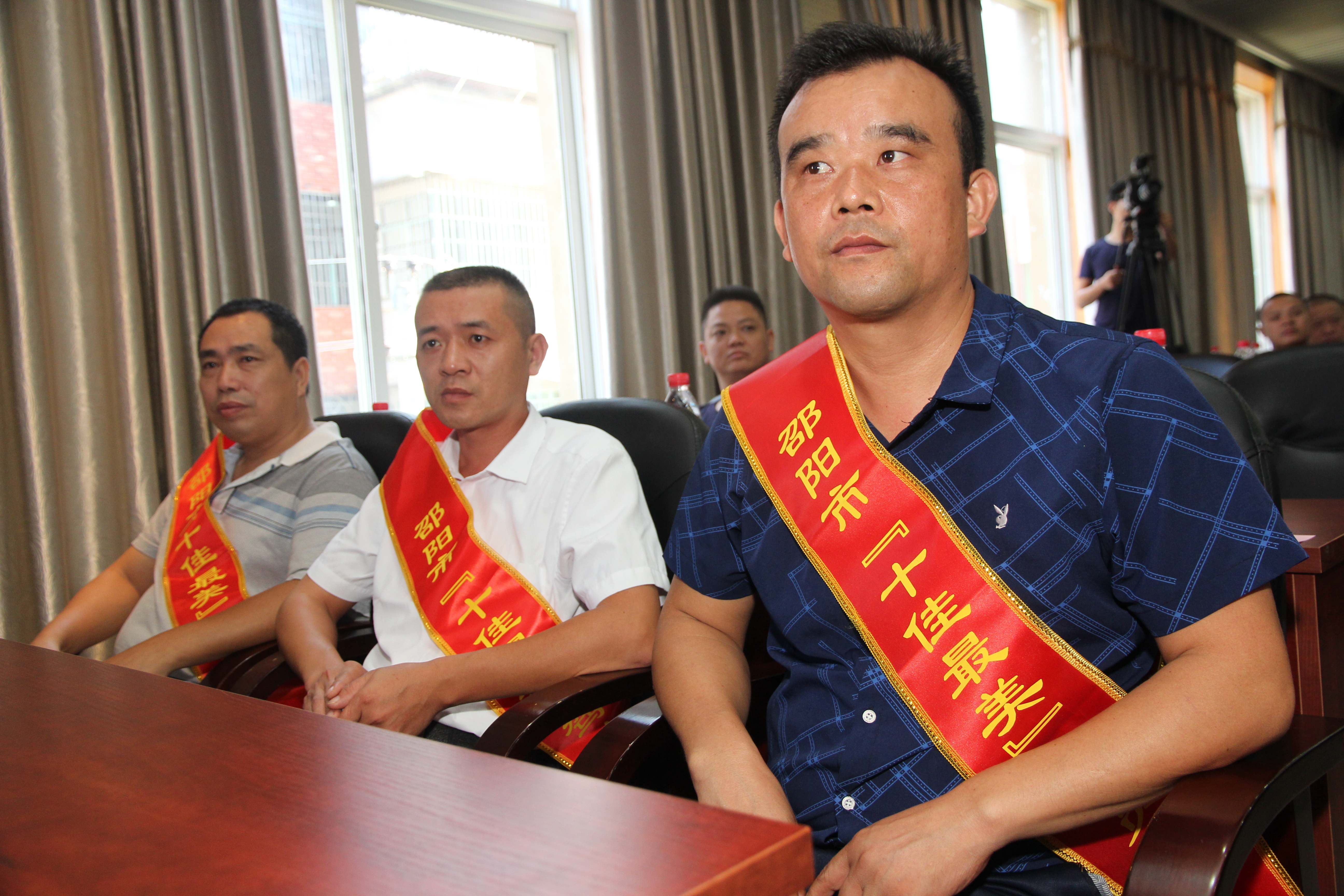 ——記市“十佳最美駕駛員” 、湘高速邵陽分公司駕駛員劉科技 李高雄  李雙江